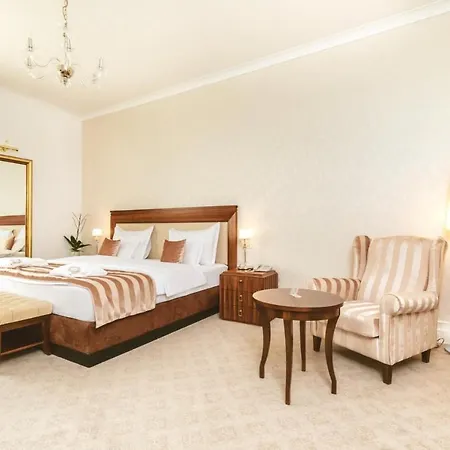 Le Premier Hotel 5*