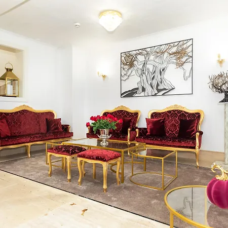 Le Premier Hotel 5*